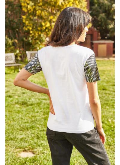 Kadın Beyaz Kolları Payet Detaylı T-Shirt Kadın Beyaz Kolları Payet Detaylı T-Shirt